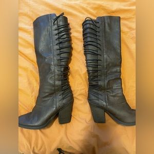 Size 9.5 women’s brown boots